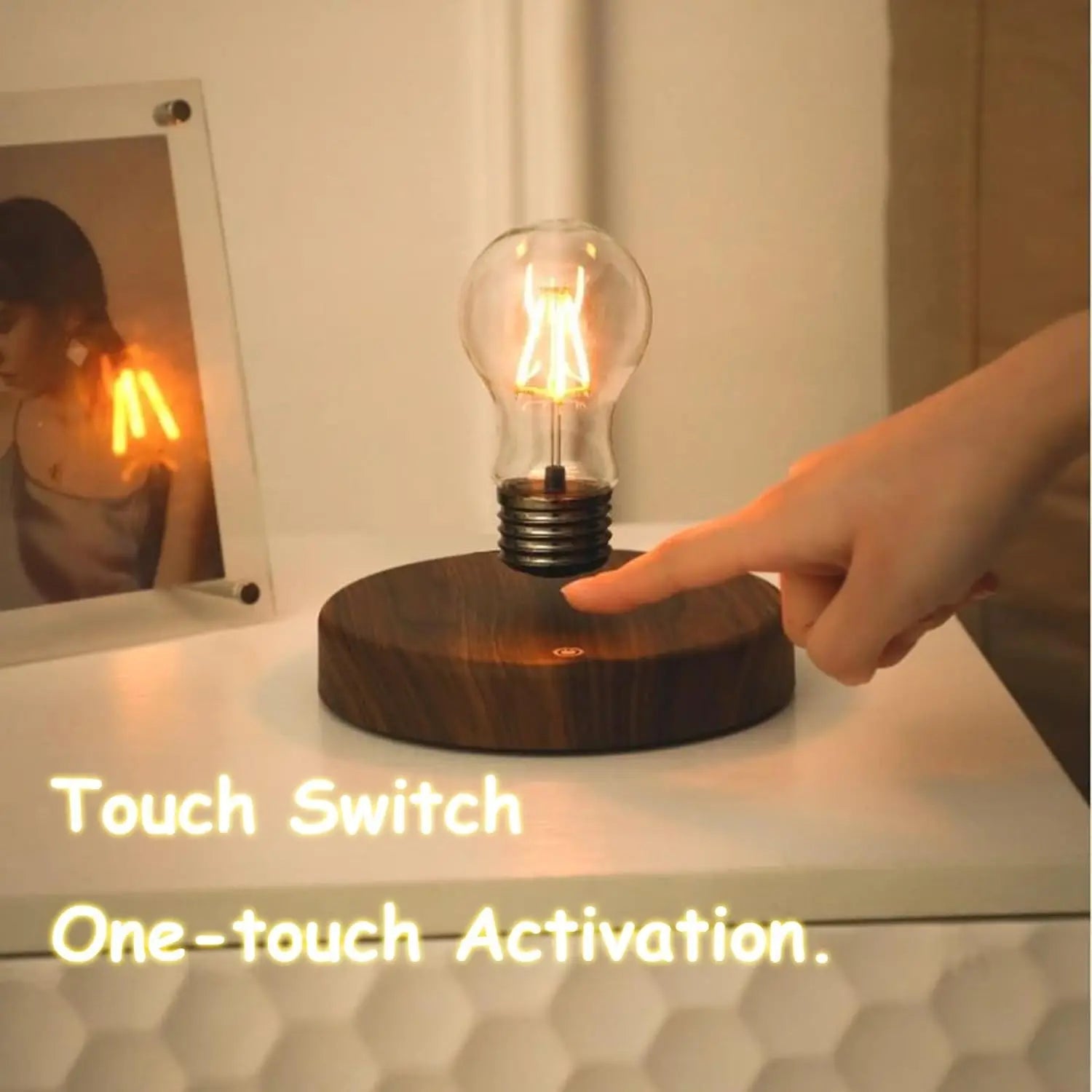 levitating moon lamp - ModoCoveDesign